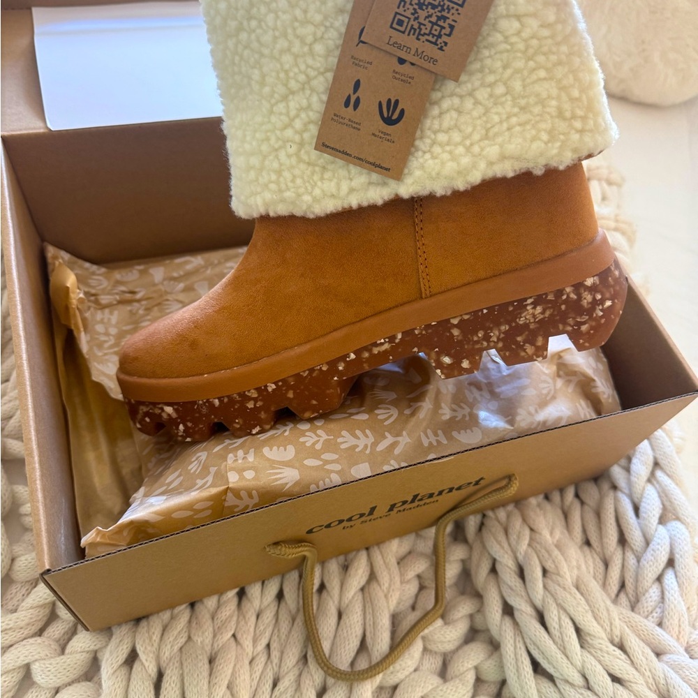 Steve Madden boots cool planet faux recycled materials sustainable‎ NEW 7